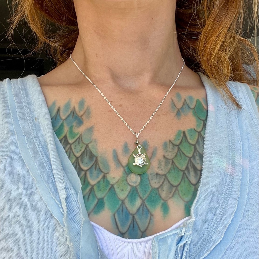 NWT Sea Glass Turtle Pendant Necklace 925 Silver Plated 18” Chain